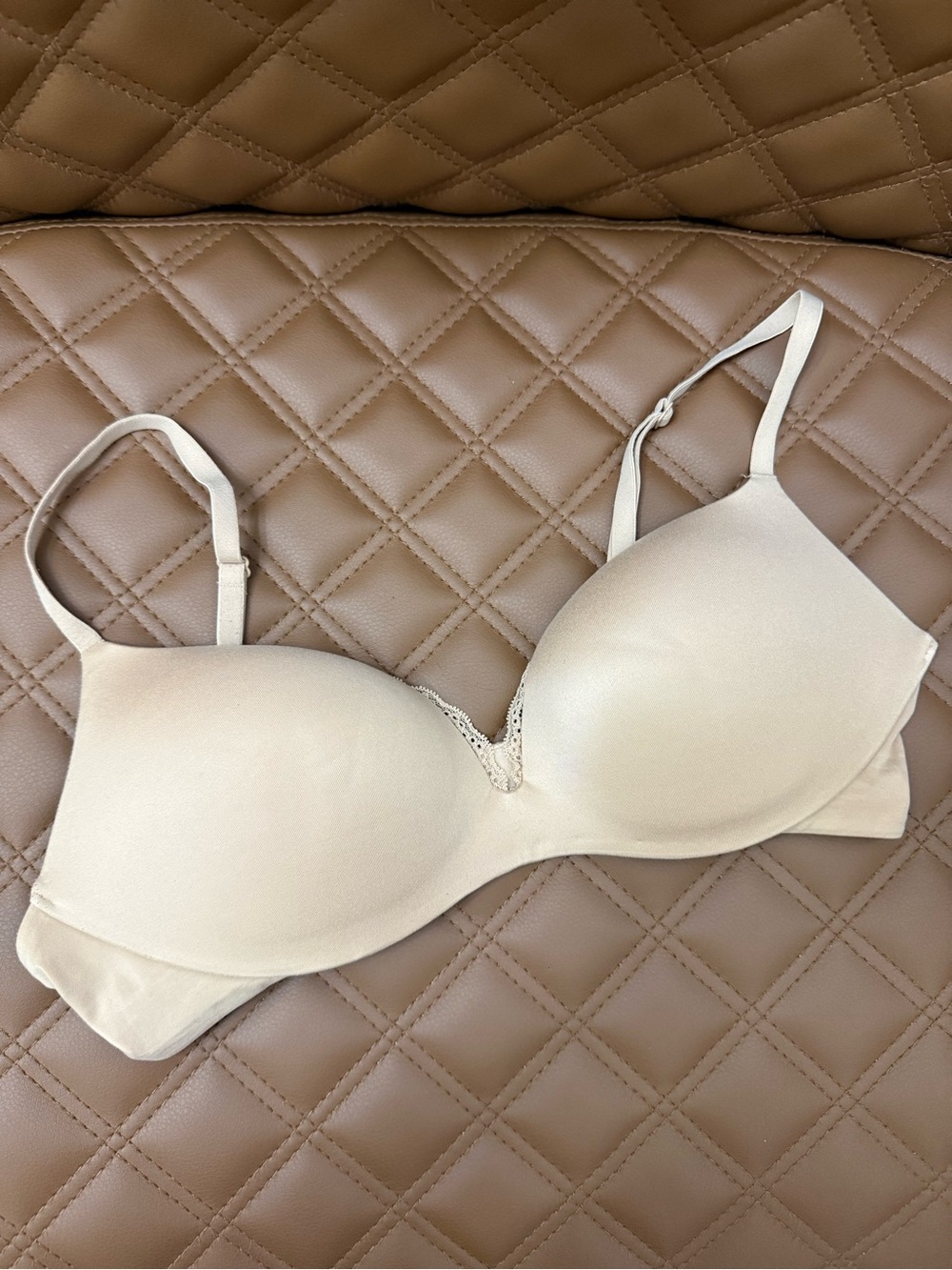 Victoria’s Secret Smooth Plunge Bra size 34C